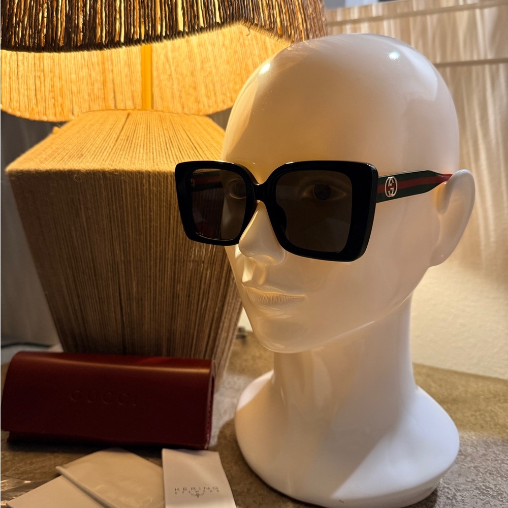 Gucci Black and Green Sunglasses